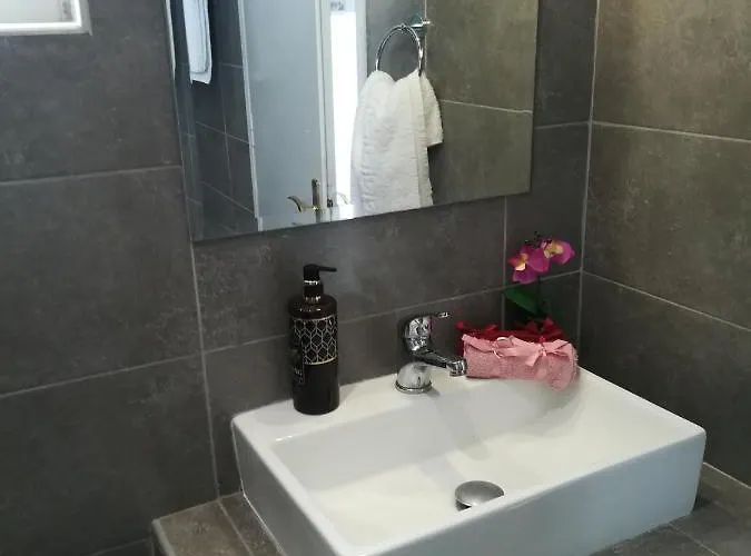 Stonegarden Apartamento *